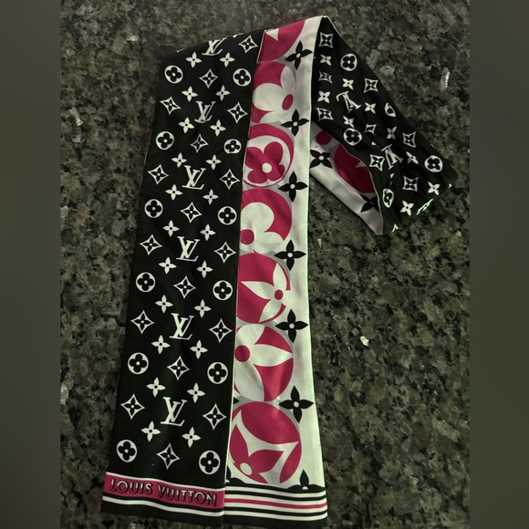 Louis Vuitton Monogram Bandeau Fuchsia and Midnight - Picture 3 of 5